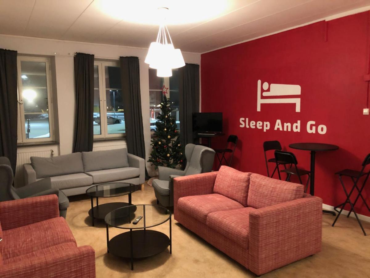 Sleep And Go Hotel Harnosand Exterior photo